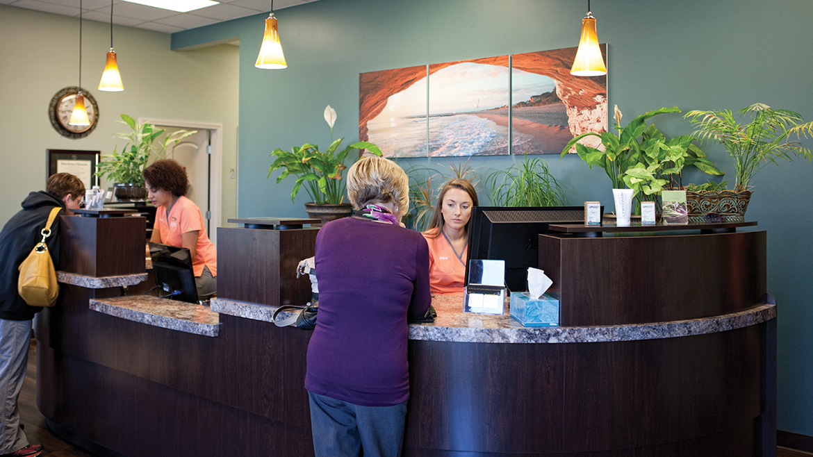 BusinessUpdate-TigerFamilyChiropractic-FrontDeskLobby