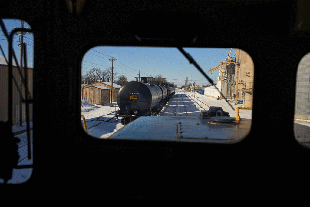 View Out Of Windows From Traincar 1200x800